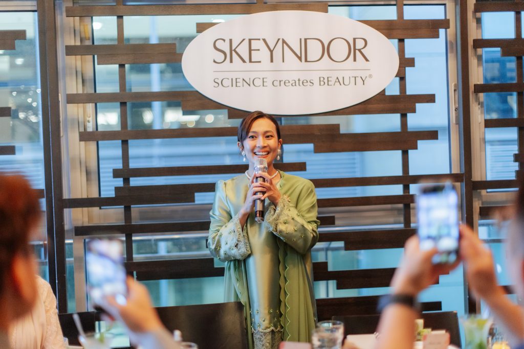 2026.03.10 Skeyndor 276